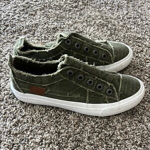 Blowfish Olive Canvas Sneakers Women’s size 7.